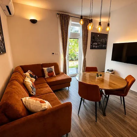 La2 Luxury Near Bacvice Apartment *